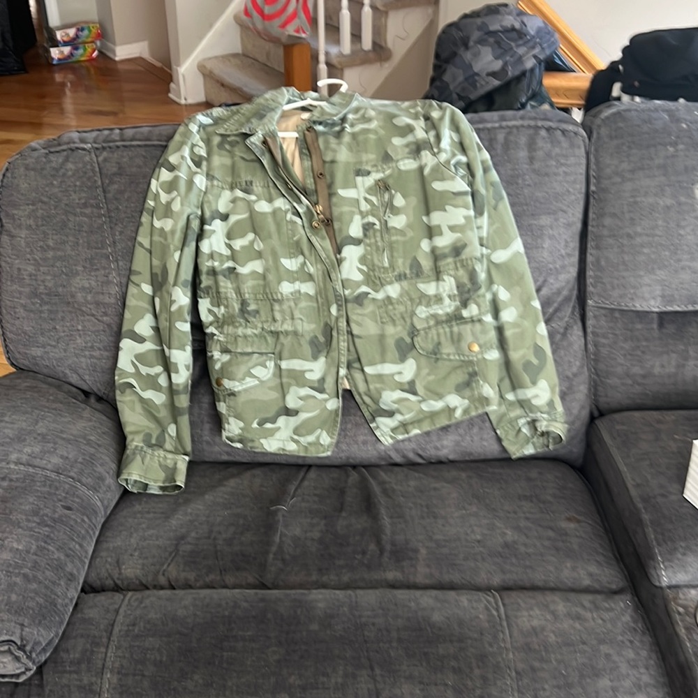Gap camouflage jacket Size Xl.